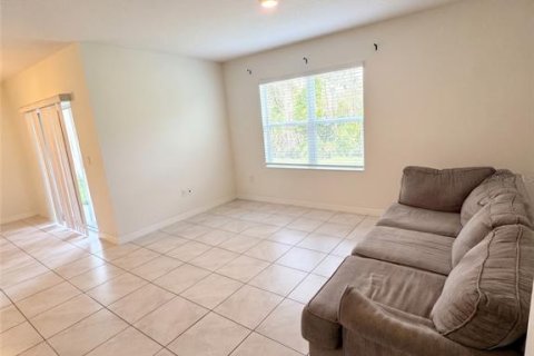 Villa ou maison à louer à Davenport, Floride: 4 chambres, 171.96 m2 № 2437287 - photo 2