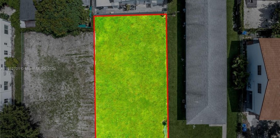 Commercial property in Miami, Florida № 1961077