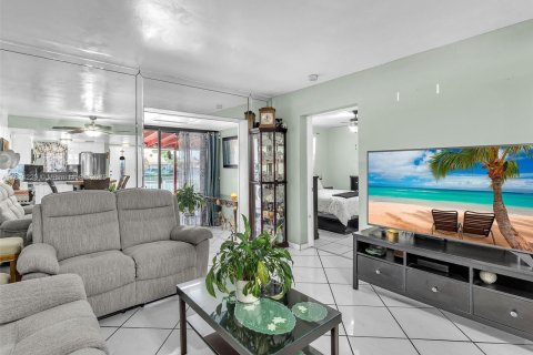 Купить кондоминиум в Хайалиа, Флорида 2 спальни, 76.09м2, № 1958006 - фото 11