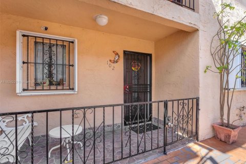 Купить кондоминиум в Хайалиа, Флорида 2 спальни, 76.09м2, № 1958006 - фото 4