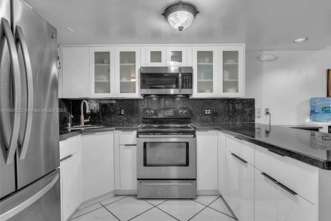 Купить кондоминиум в Хайалиа, Флорида 2 спальни, 76.09м2, № 1958006 - фото 5