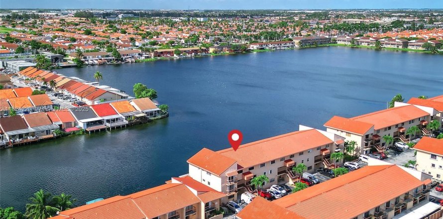 Кондоминиум с 2 спальнями в Хайалиа, Флорида № 1958006