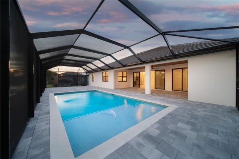 House in Cape Coral, Florida 4 bedrooms, 201.23 sq.m. № 2097921 - photo 3