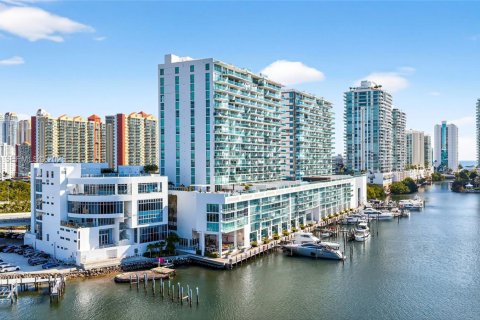 Condo à Sunny Isles Beach, Floride, 3 chambres  № 2433018