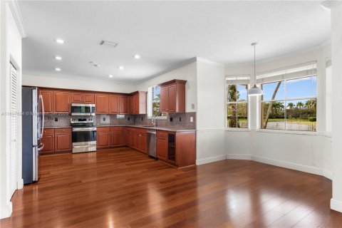House in Weston, Florida 5 bedrooms, 329.99 sq.m. № 1951431 - photo 5