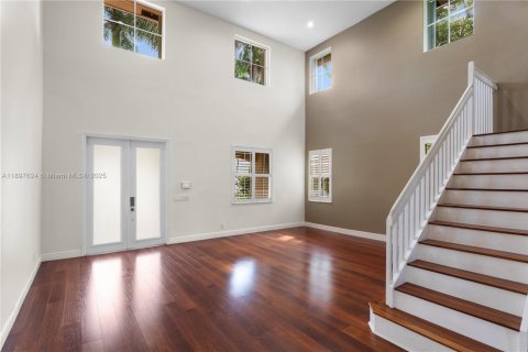 House in Weston, Florida 5 bedrooms, 329.99 sq.m. № 1951431 - photo 2