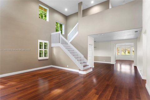 House in Weston, Florida 5 bedrooms, 329.99 sq.m. № 1951431 - photo 3