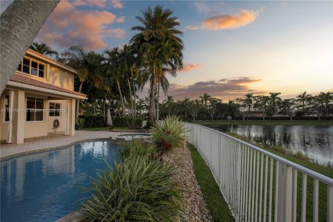 House in Weston, Florida 5 bedrooms, 329.99 sq.m. № 1951431 - photo 25