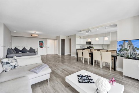 Copropriété à vendre à Aventura, Floride: 2 chambres, 126.81 m2 № 1736218 - photo 13