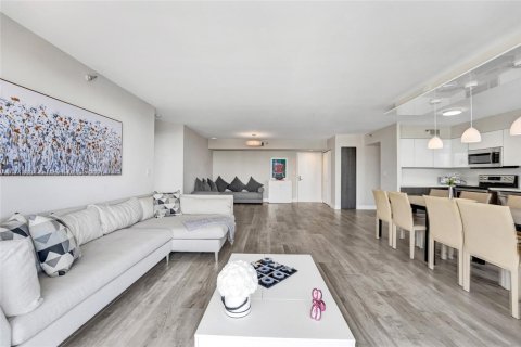 Copropriété à vendre à Aventura, Floride: 2 chambres, 126.81 m2 № 1736218 - photo 12