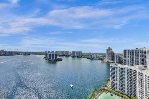 Copropriété à vendre à Aventura, Floride: 2 chambres, 126.81 m2 № 1736218 - photo 1