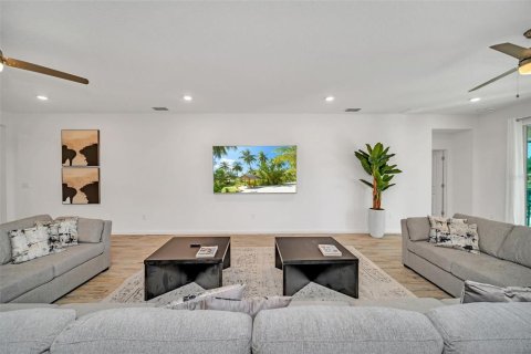 Villa ou maison à vendre à Kissimmee, Floride: 15 chambres, 585.66 m2 № 1788193 - photo 12