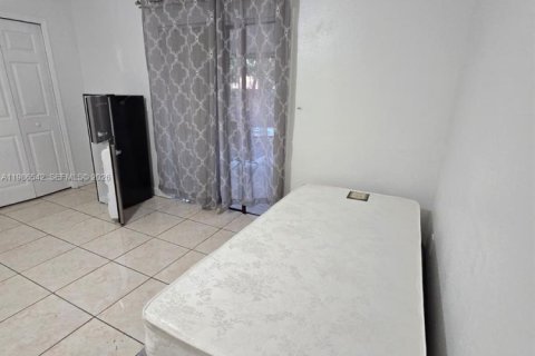 Villa ou maison à louer à Homestead, Floride: 1 chambre, 111.48 m2 № 2048240 - photo 3