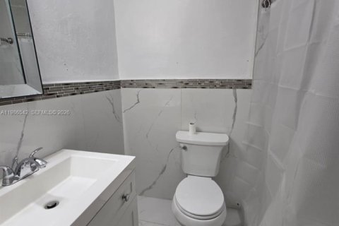 Villa ou maison à louer à Homestead, Floride: 1 chambre, 111.48 m2 № 2048240 - photo 5