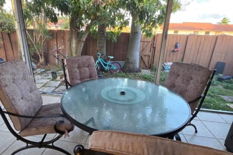 Villa ou maison à louer à Homestead, Floride: 1 chambre, 111.48 m2 № 2048240 - photo 6