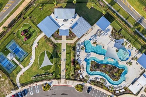 Villa ou maison à louer à Wesley Chapel, Floride: 5 chambres, 328.97 m2 № 2399438 - photo 2