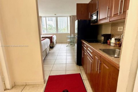 Copropriété à vendre à Sunny Isles Beach, Floride: 33.44 m2 № 1942737 - photo 6