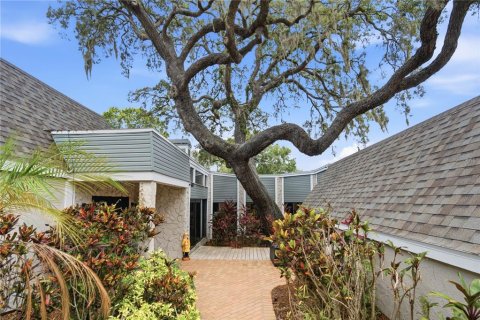 House in Palm Harbor, Florida 4 bedrooms, 283.17 sq.m. № 2258903 - photo 5