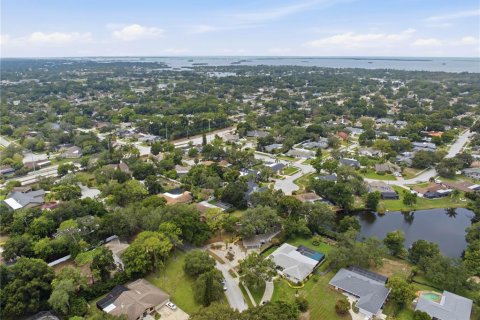 House in Palm Harbor, Florida 4 bedrooms, 283.17 sq.m. № 2258903 - photo 15