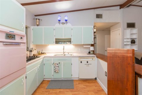 Снять в аренду виллу или дом в Дейд-Сити, Флорида 2 комнаты, 110.37м2, № 2091522 - фото 19