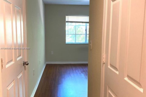 Condo in Miramar, Florida, 1 bedroom  № 1897317 - photo 9