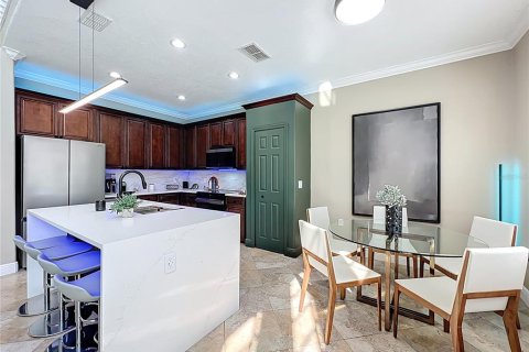 Villa ou maison à louer à Orlando, Floride: 5 chambres, 240.52 m2 № 2338983 - photo 10