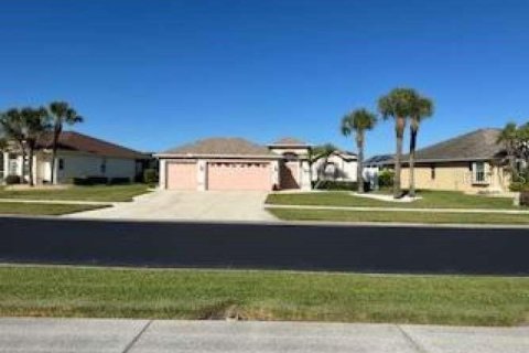 Casa en venta en North Port, Florida, 3 dormitorios, 179.86 m2 № 1798484 - foto 1