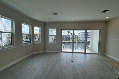 Condo in Punta Gorda, Florida, 4 bedrooms  № 1733387 - photo 3
