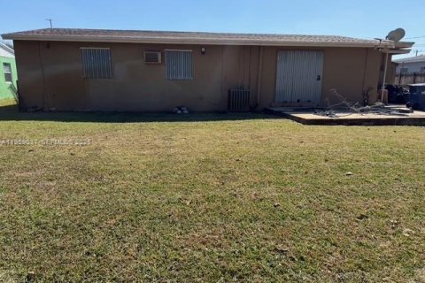 Casa en venta en Miami Gardens, Florida, 3 dormitorios, 144.56 m2 № 2022103 - foto 26