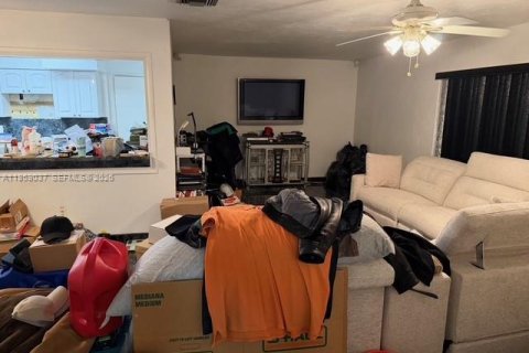 Casa en venta en Miami Gardens, Florida, 3 dormitorios, 144.56 m2 № 2022103 - foto 8