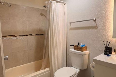 Condo in Coral Springs, Florida, 2 bedrooms  № 2068792 - photo 20