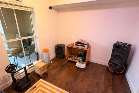 Condo in Coral Springs, Florida, 2 bedrooms  № 2068792 - photo 13