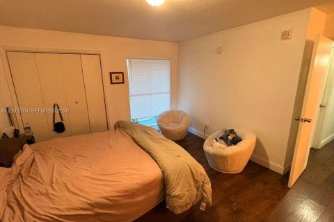 Condo in Coral Springs, Florida, 2 bedrooms  № 2068792 - photo 12