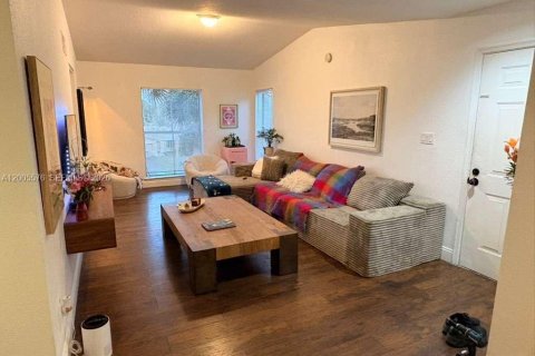 Condo in Coral Springs, Florida, 2 bedrooms  № 2068792 - photo 8