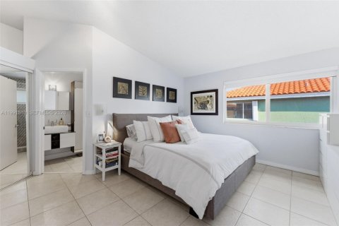 Villa ou maison à vendre à Miami, Floride: 5 chambres, 147.25 m2 № 2055572 - photo 22