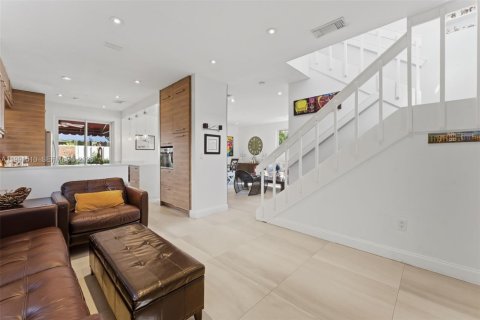Villa ou maison à vendre à Miami, Floride: 5 chambres, 147.25 m2 № 2055572 - photo 14