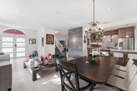Villa ou maison à vendre à Miami, Floride: 5 chambres, 147.25 m2 № 2055572 - photo 7