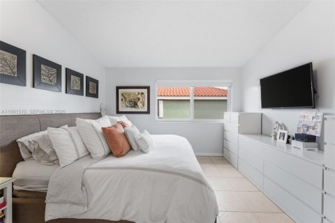 Villa ou maison à vendre à Miami, Floride: 5 chambres, 147.25 m2 № 2055572 - photo 24