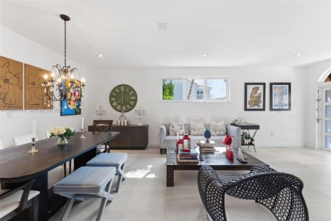 Villa ou maison à vendre à Miami, Floride: 5 chambres, 147.25 m2 № 2055572 - photo 6