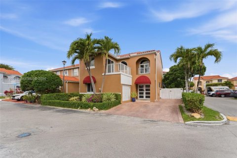 Villa ou maison à vendre à Miami, Floride: 5 chambres, 147.25 m2 № 2055572 - photo 4