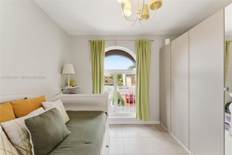 Villa ou maison à vendre à Miami, Floride: 5 chambres, 147.25 m2 № 2055572 - photo 26