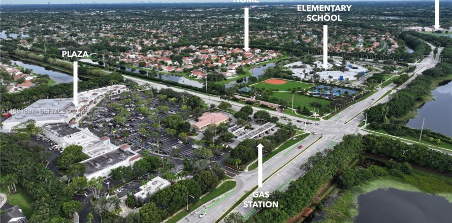 Villa ou maison à Weston, Floride 4 chambres, 189.06 m2 № 2043041