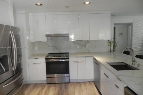 Villa ou maison à vendre à Weston, Floride: 4 chambres, 189.06 m2 № 2043041 - photo 11