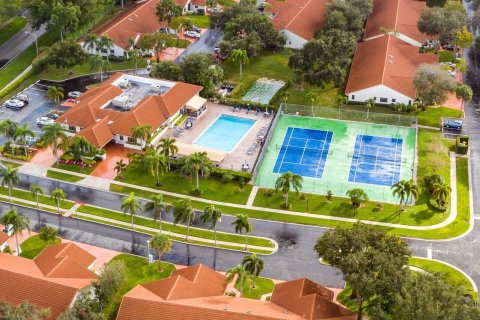 Condominio en venta en Boynton Beach, Florida, 2 dormitorios, 163.51 m2 № 998584 - foto 1