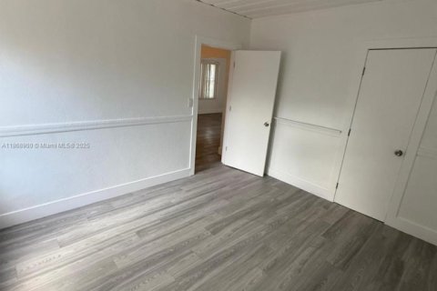 House in St. Lucie, Florida 3 bedrooms, 178.37 sq.m. № 1979748 - photo 11