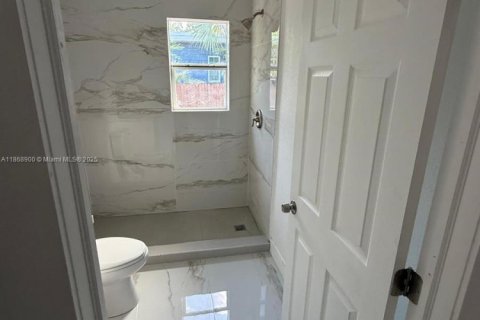 House in St. Lucie, Florida 3 bedrooms, 178.37 sq.m. № 1979748 - photo 10