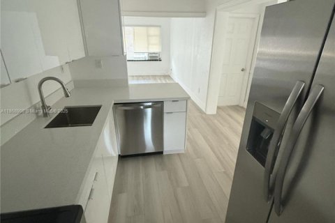 House in St. Lucie, Florida 3 bedrooms, 178.37 sq.m. № 1979748 - photo 4