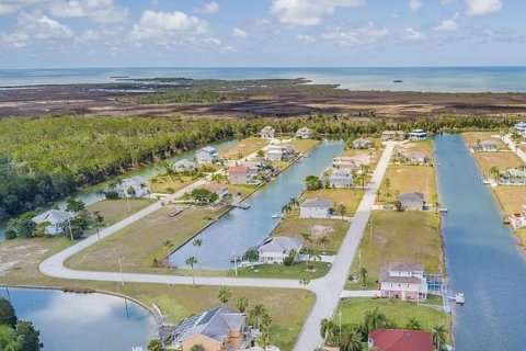 Terreno en venta en Hernando Beach, Florida № 1908196 - foto 2