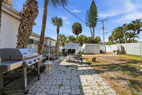 House in Clearwater, Florida 3 bedrooms, 135.27 sq.m. № 2198731 - photo 28