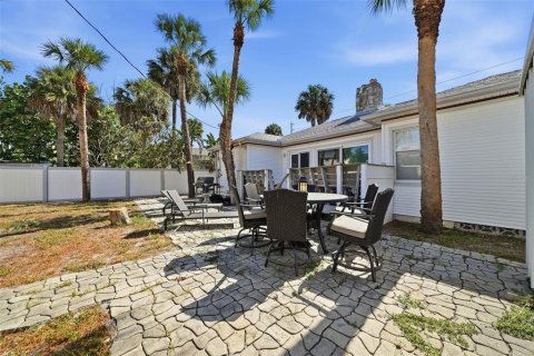 House in Clearwater, Florida 3 bedrooms, 135.27 sq.m. № 2198731 - photo 27